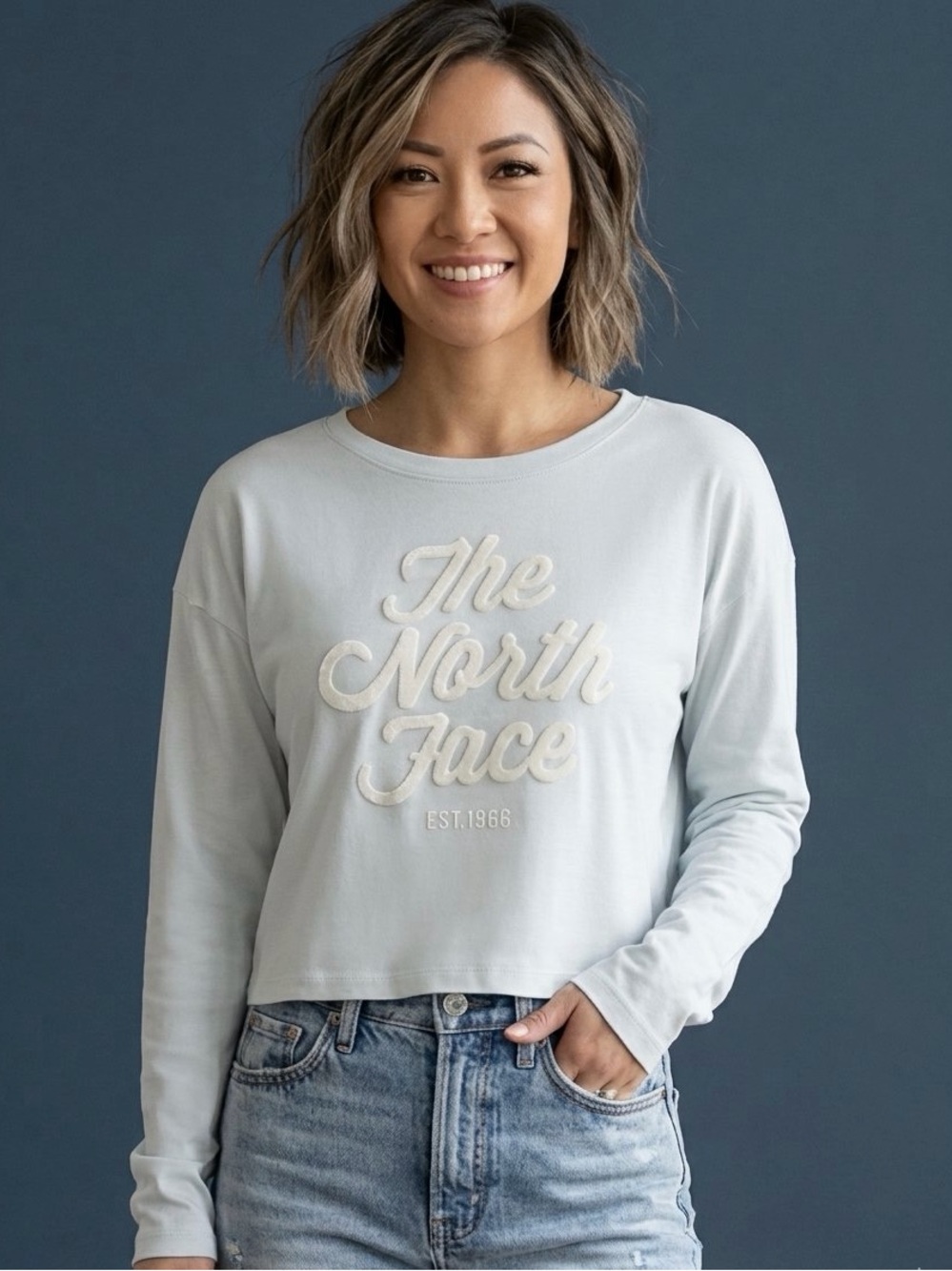 The North Face Girls Graphic Long Sleeve T-Shirt Ice Blue Size XL / TG (18)